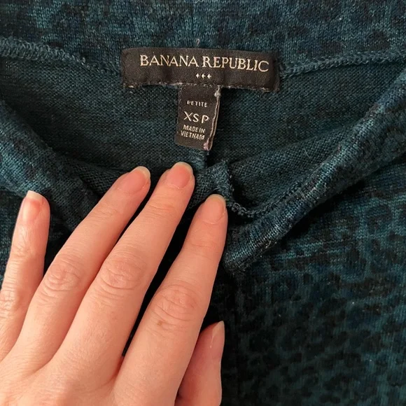Banana Republic Teal Animal Print Sweater XS Petite - Picture 5 of 5